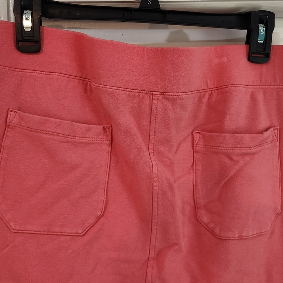 Women's Talbots Pink Skort, Size Lp - Picture 9 of 11